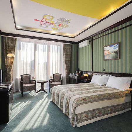 Attache Hotel Kyiv Exterior photo