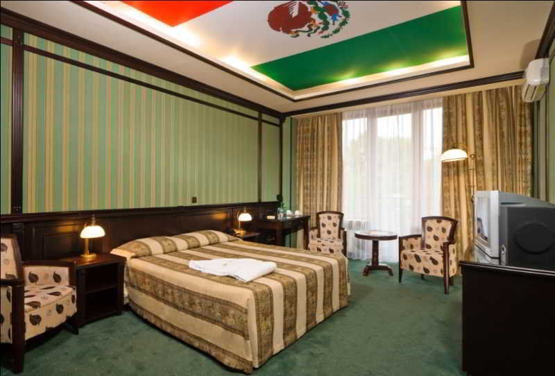Attache Hotel Kyiv Exterior photo