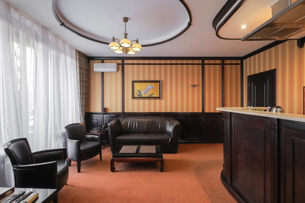 Attache Hotel Kyiv Exterior photo