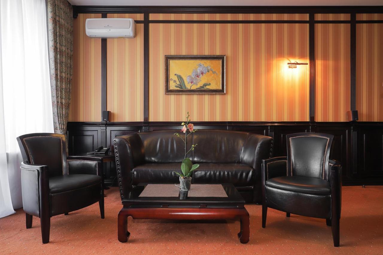 Attache Hotel Kyiv Exterior photo